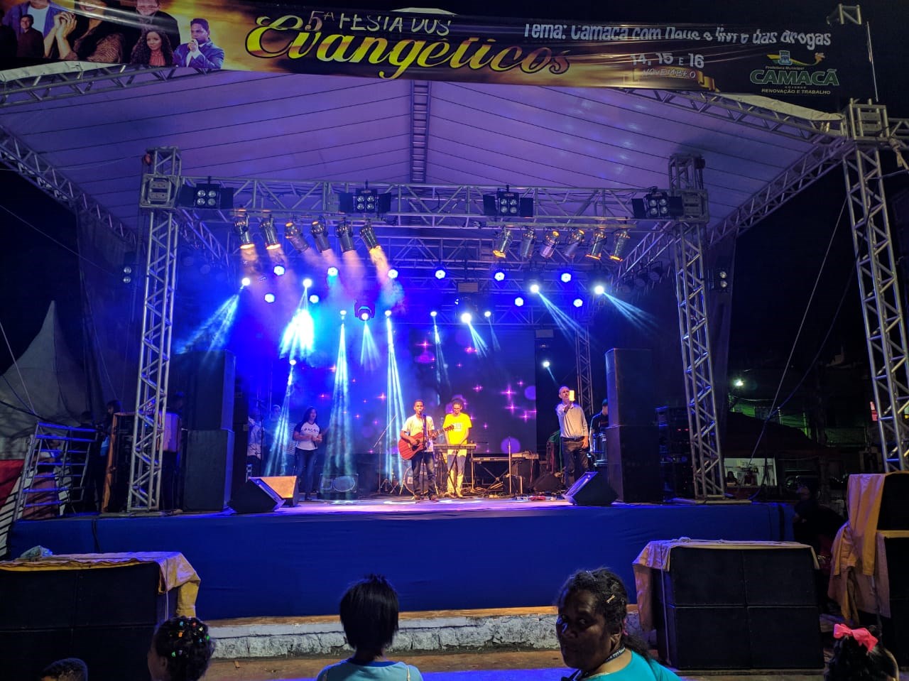Camacã: 5ª Festa dos Evangélicos traz milhares de pessoas em seu primeiro dia
